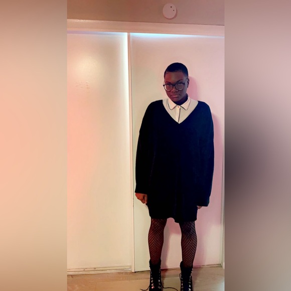 V neck oversized sweater + white button down blouse - Picture 1 of 2